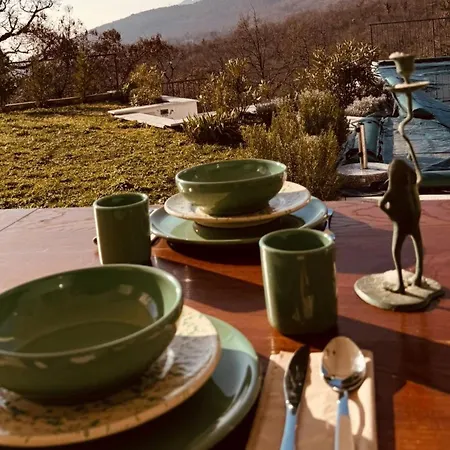 In Hanglage Mit Pool Und Meerblick Holiday home